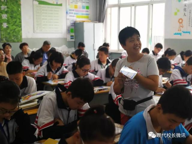 「直通校園」太原市教科研中心對萬柏林區(qū)實驗中學?！端季S導圖在地理生物教學中的應(yīng)用》課題進行中期評估