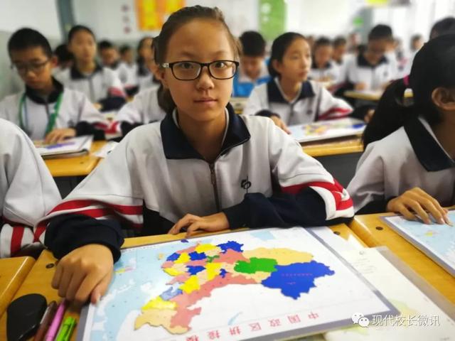 「直通校園」太原市教科研中心對萬柏林區(qū)實驗中學?！端季S導圖在地理生物教學中的應(yīng)用》課題進行中期評估