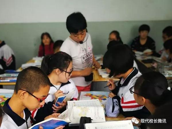 「直通校園」太原市教科研中心對萬柏林區(qū)實驗中學?！端季S導圖在地理生物教學中的應(yīng)用》課題進行中期評估