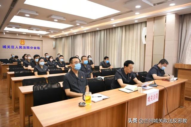 城關(guān)法院院長李曉春在全省智慧法院建設(shè)應(yīng)用管理工作會(huì)上作交流發(fā)言