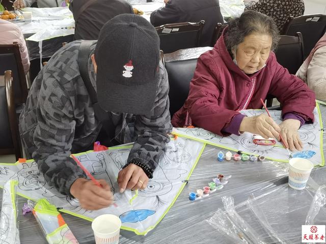 風(fēng)箏制作與放飛——長壽路社區(qū)“非遺進(jìn)社區(qū)，文化共傳承”傳統(tǒng)技藝學(xué)堂活動