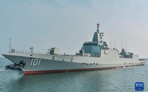 在習(xí)近平強(qiáng)軍思想指引下·我們在戰(zhàn)位報(bào)告｜劈波斬浪向深藍(lán)——來自海軍導(dǎo)彈驅(qū)逐艦?zāi)喜灥膱?bào)告